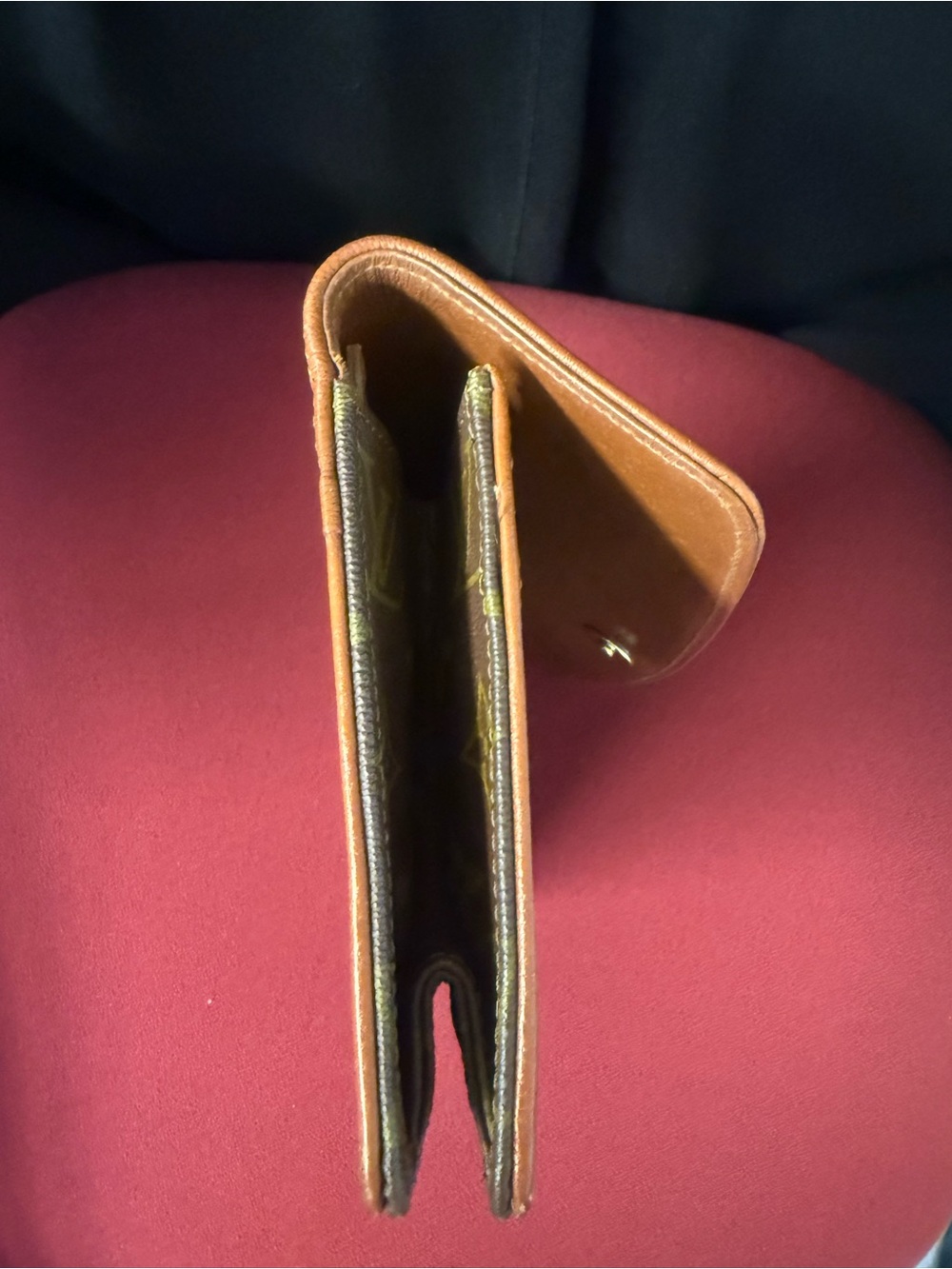Authenticated Louis Vuitton Vintage Pochette Dame PM Clutch - Picture 4 of 16